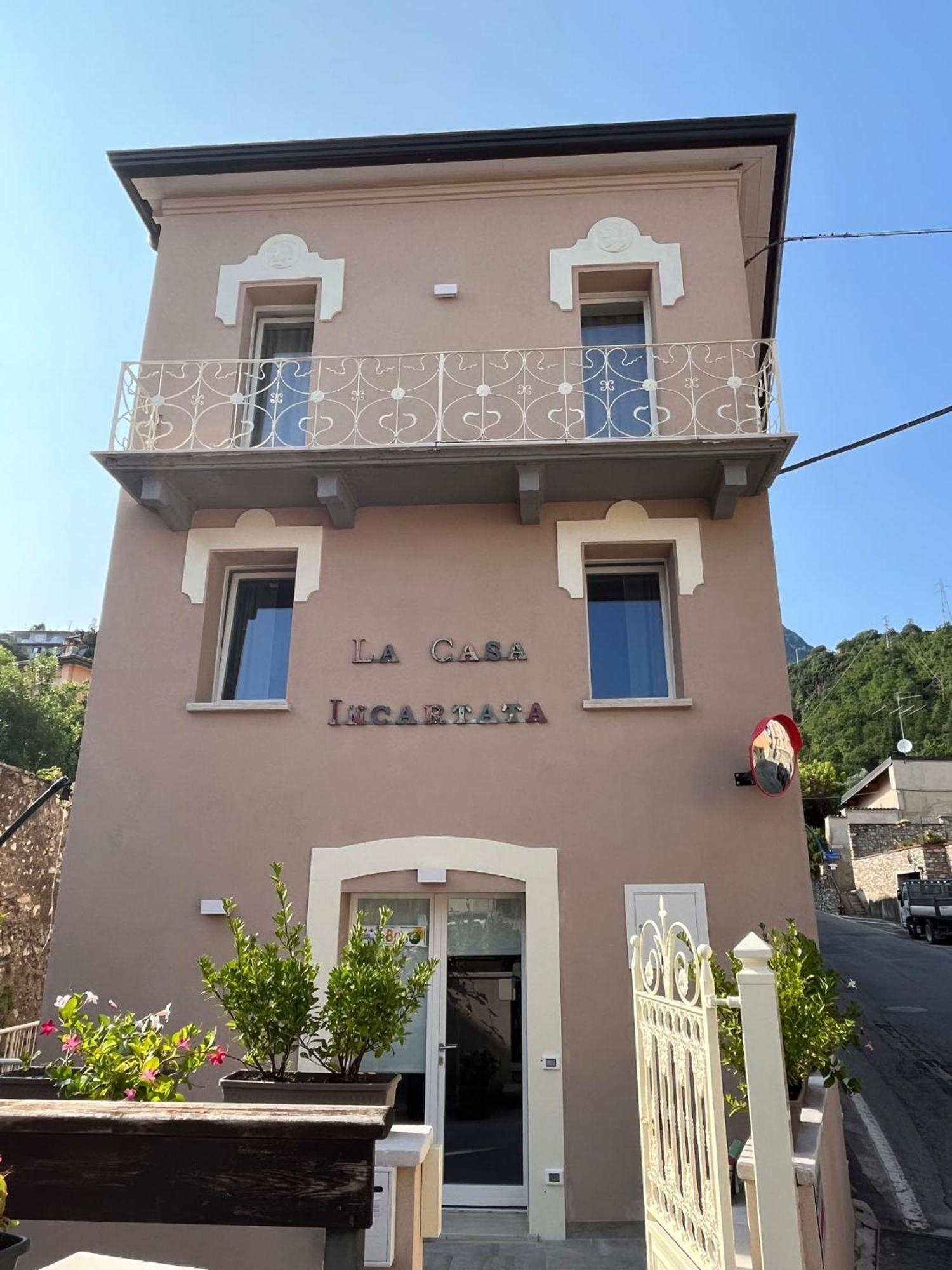 La Casa Incartata Daire Toscolano Maderno Dış mekan fotoğraf